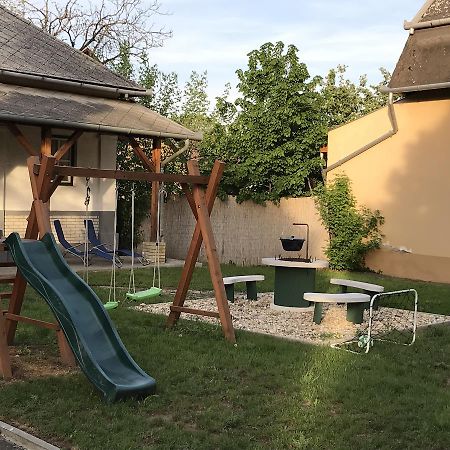 Tisza-Kert Apartmanok Tiszafüred Exterior foto